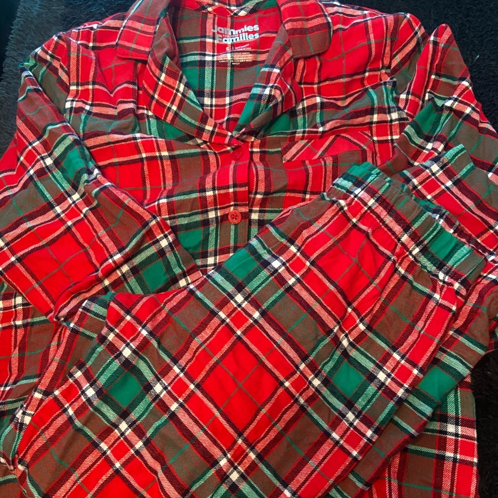 Kohl’s Christmas Pajamas (will wash clothes to get them fresh & wrinkles out)!